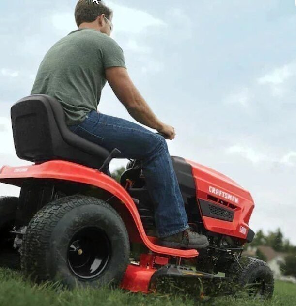 CRAFTSMAN T100 36″ 11.5-HP Riding Lawn Mower - Image 3